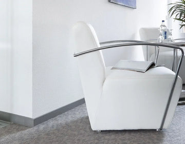 Mochetă Modulară Autoadezivă Caprice MO 25 x 100 cm prezentat într-un decor modern marca Ramos