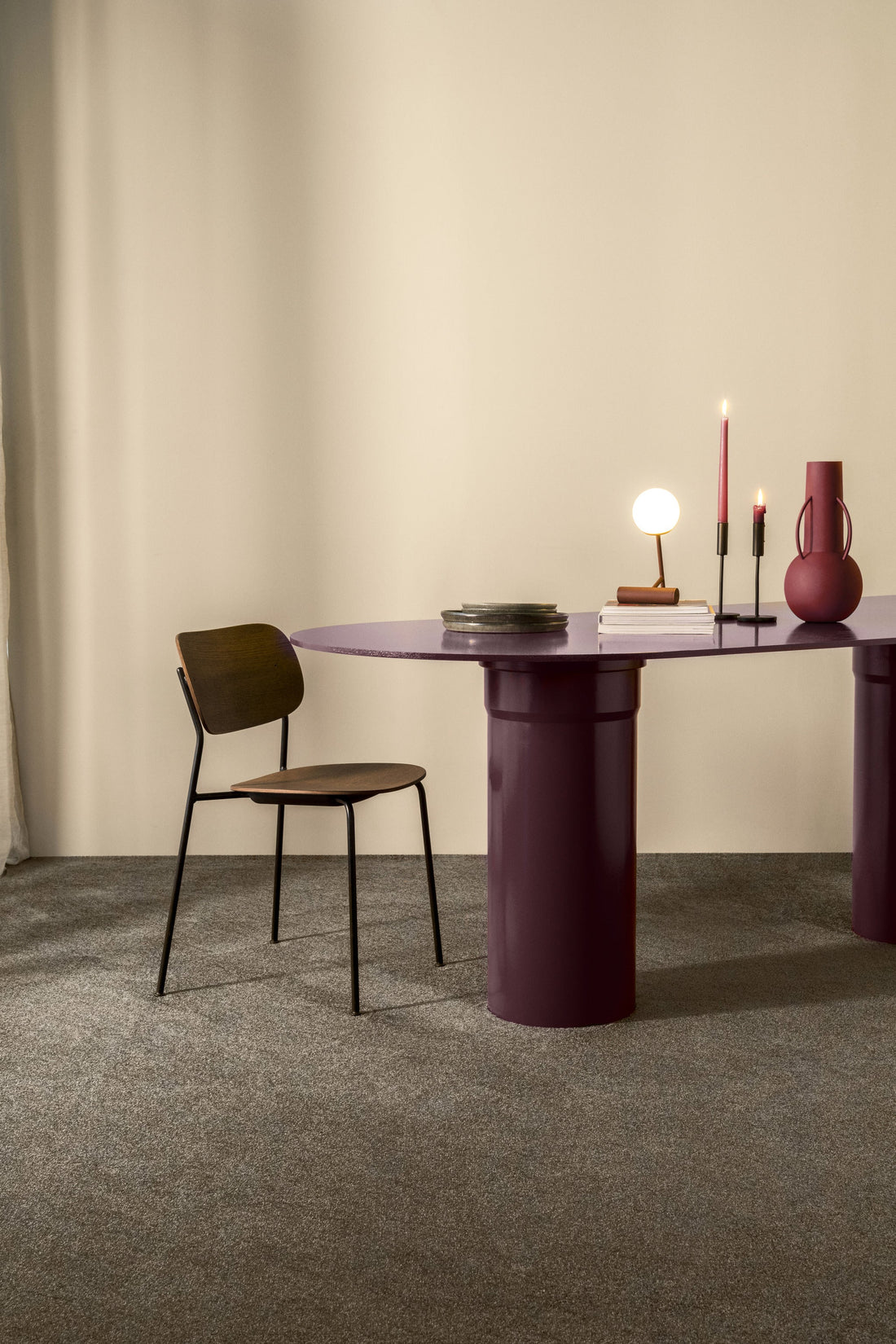 Mochetă Frivola ilustrat într-un decor elegant marca Ramos