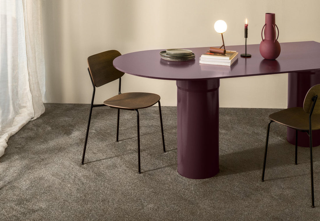 Mochetă Frivola ilustrat într-un decor elegant marca Ramos
