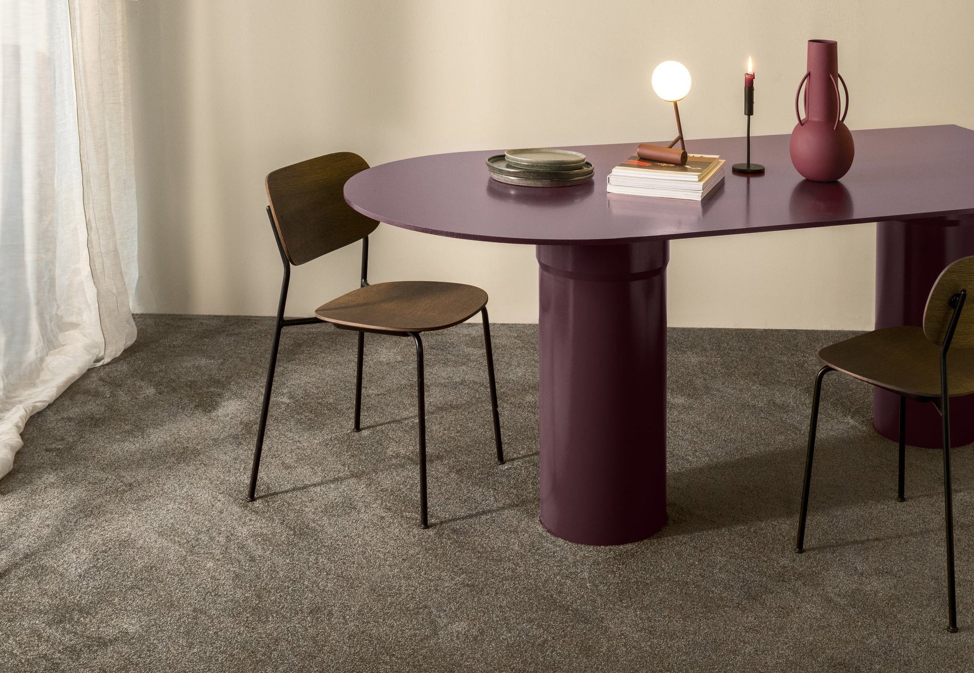 Mochetă Frivola ilustrat într-un decor elegant marca Ramos