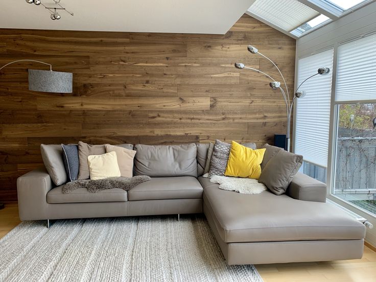 Panou SPC R611 ilustrat într-un decor elegant marca Ramos